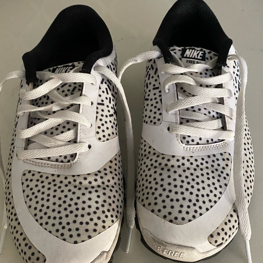 Nike Free 5.0 athletic shoes size 7